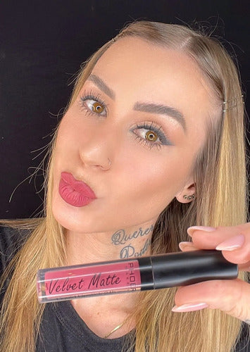 Kit Lábios Divino - Batom Intransferível + Lápis Labial 24hr