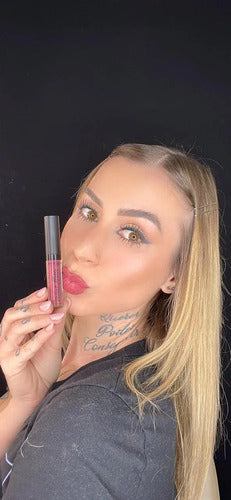 Kit Lábios Divino - Batom Intransferível + Lápis Labial 24hr