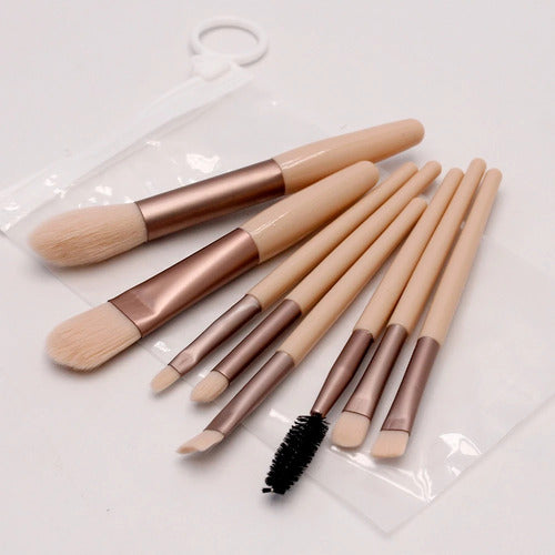Kit 8 Pincéis De Maquiagem Com Case Transparente