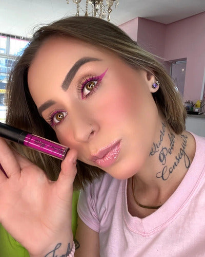 Kit Lábios Divino - Batom Intransferível + Lápis Labial 24hr