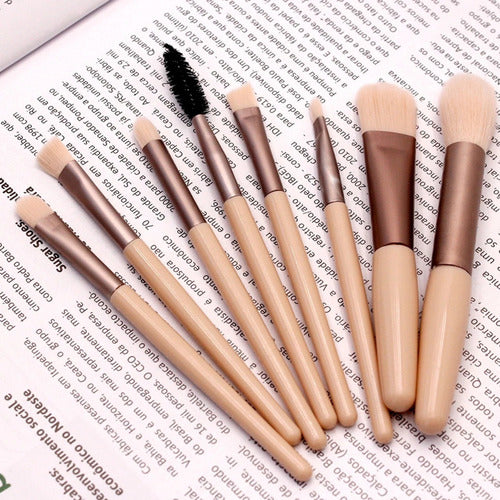 Kit 8 Pincéis De Maquiagem Com Case Transparente
